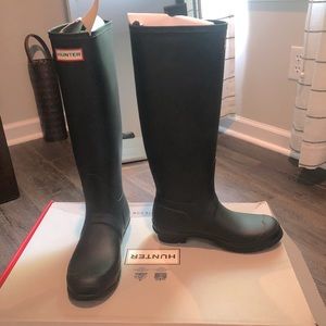 Hunter Womens Original Tall rain boots in Black